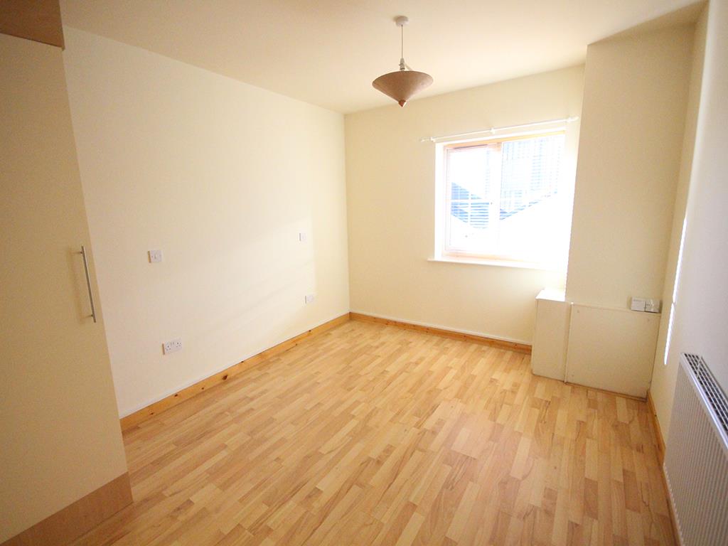 2 bedroom flat To Let in Colne - IMG_1345.jpg